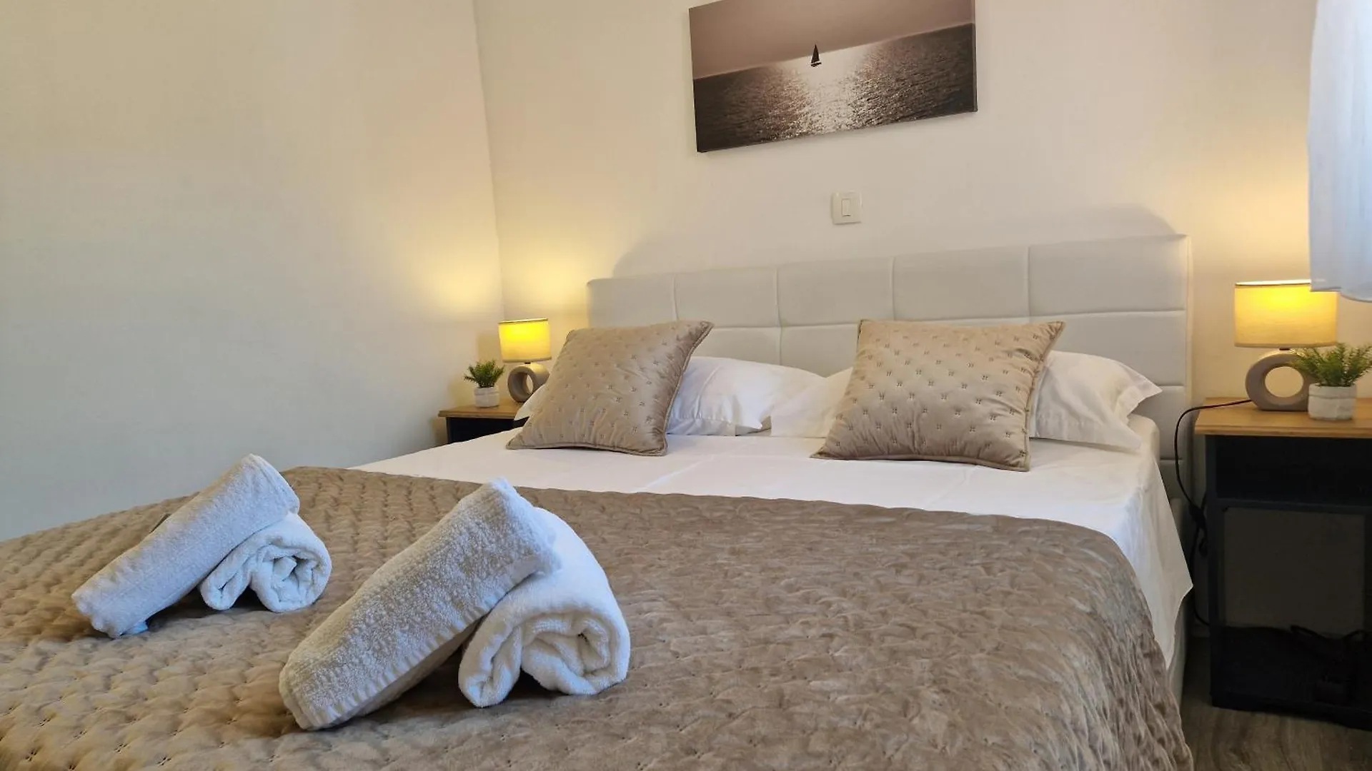 Apartments Mb Kastela 0*,  Croatia