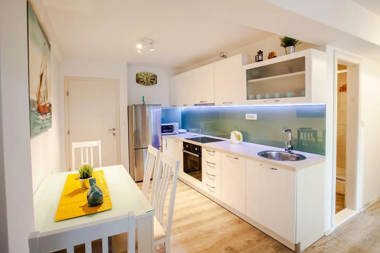 Apartments Mb Kastela Croatia