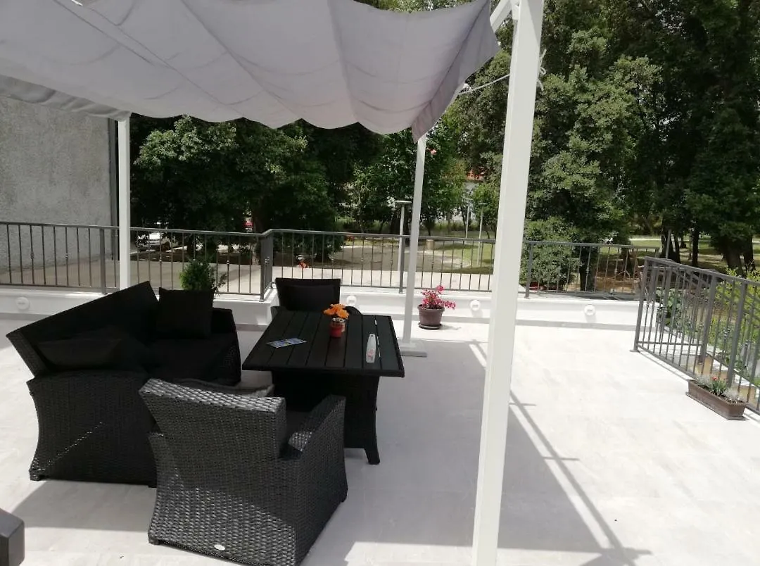 Apartments Mb Kastela 0*,